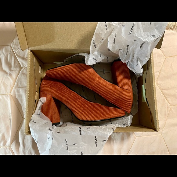 AMARI VEGAN HIGH HEELS - Picture 2 of 8